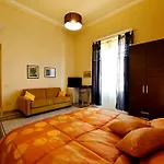 Bed & Breakfast *1*7*4* Via Roma 3*